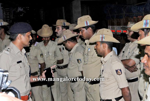 Cops, public protest against Circle Inspector  Pramod’s alleged suspension 1